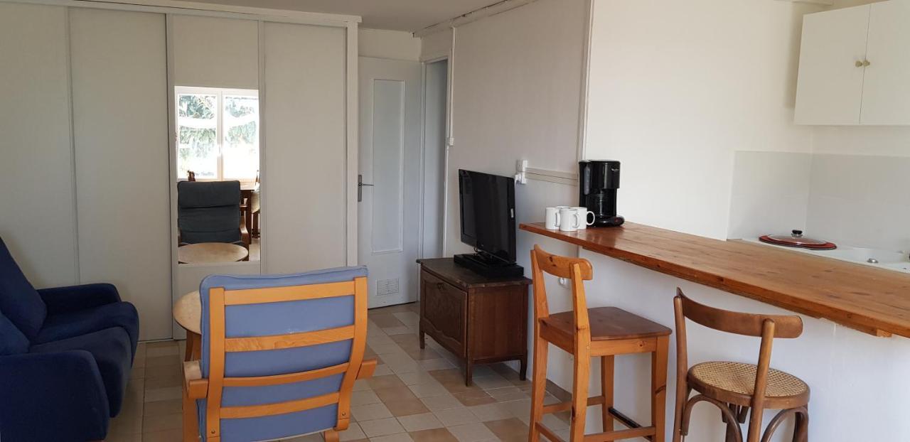 Petite Maison Refaite A Neuf Dans Mas Du 19Eme Siecle Arles Bagian luar foto